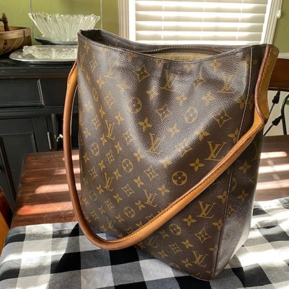 LOUIS VUITTON Handbags - LOUIS VUITTON Monogram Looping GM